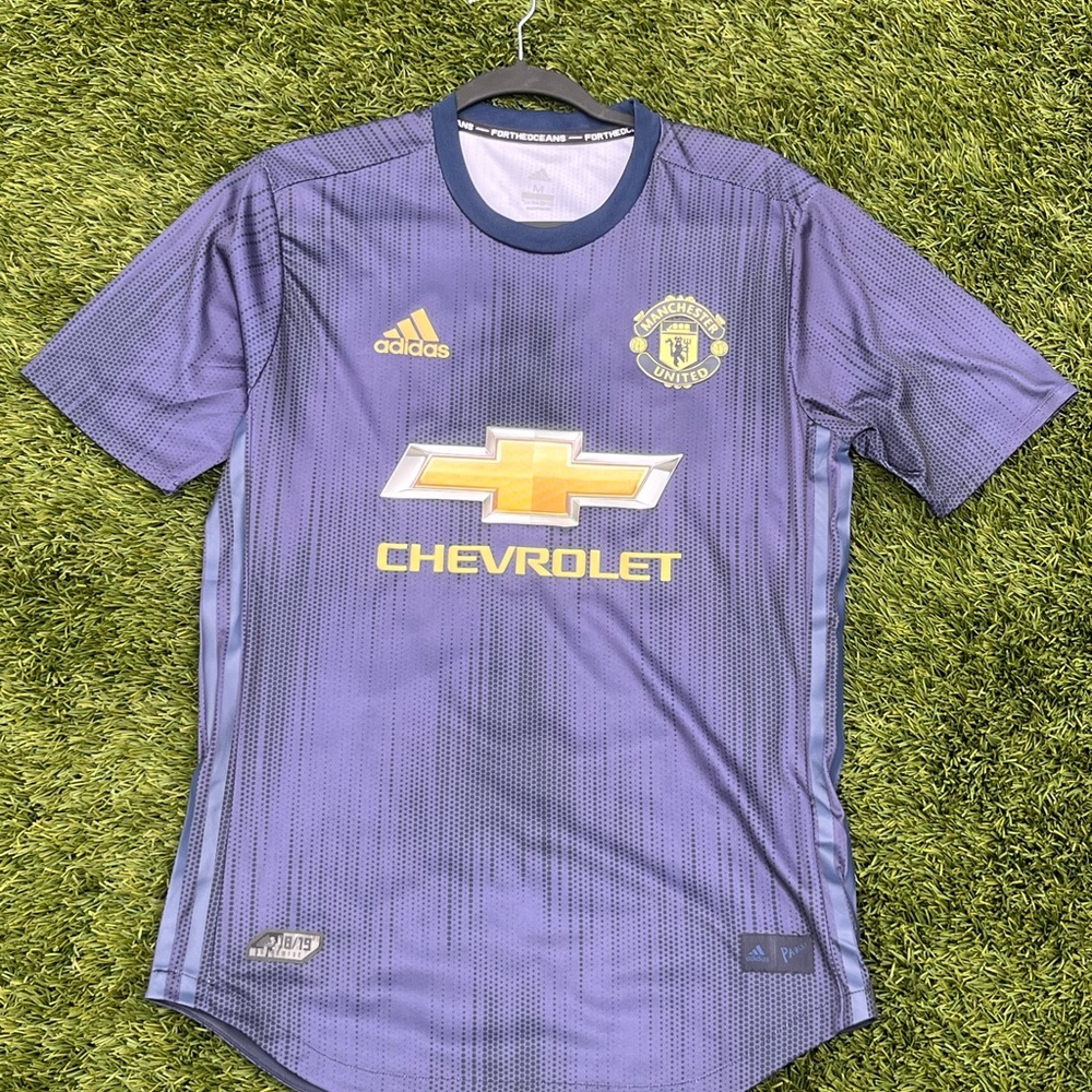 Manchester United men’s 2018-19 third jersey in new condition BNWT size medium M